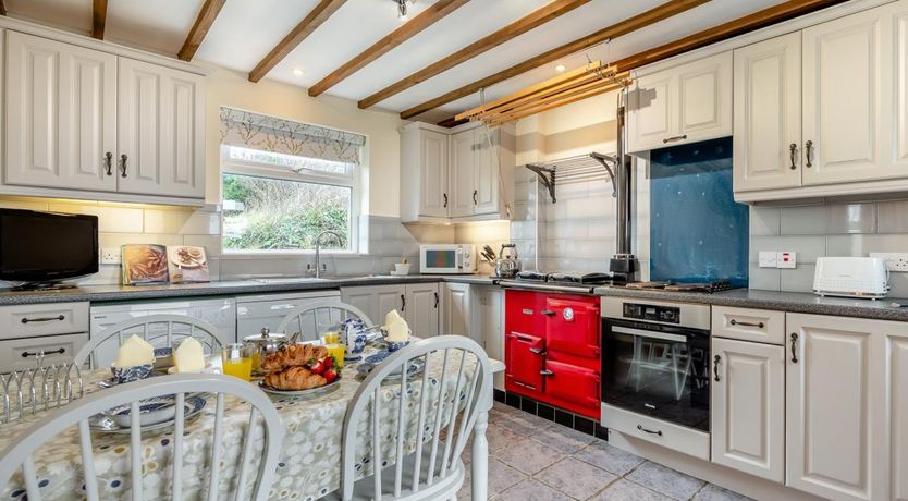 Photo of 3 Bed in St. Merryn