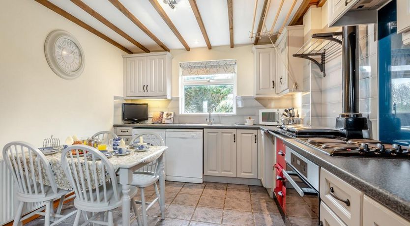 Photo of 3 Bed in St. Merryn