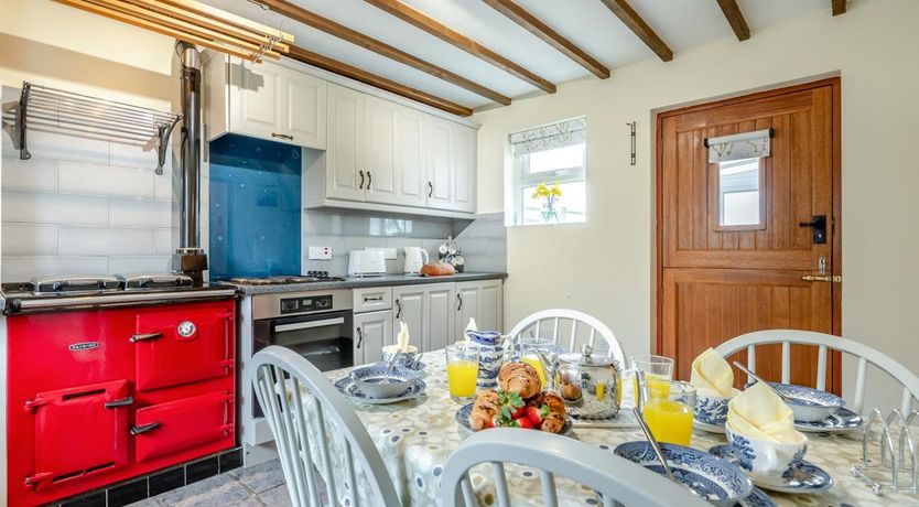 Photo of 3 Bed in St. Merryn