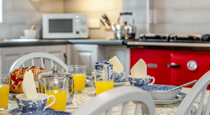 Photo of 3 Bed in St. Merryn