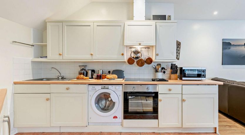 Photo of 1 Bed in Perranzabuloe