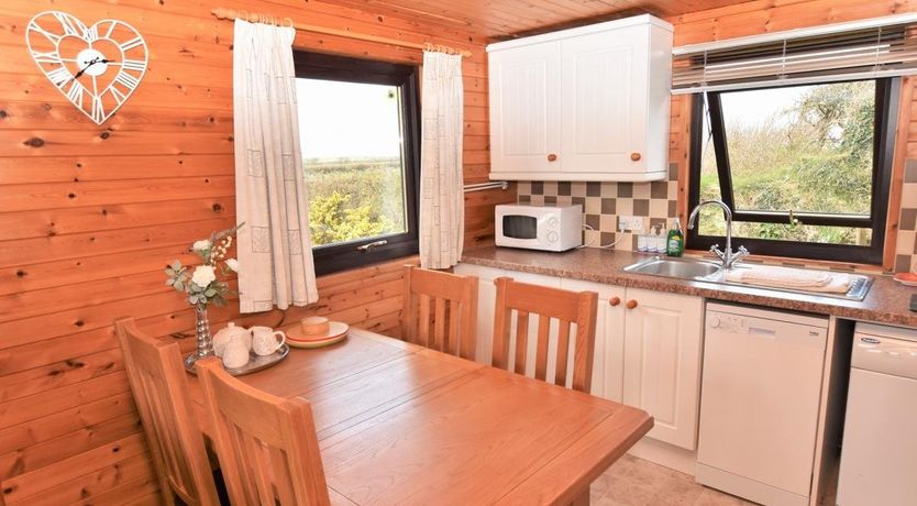 Photo of 2 Bed in Laneast