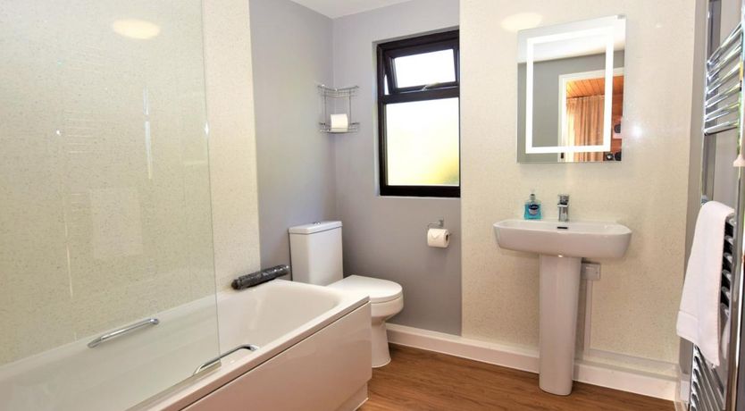 Photo of 2 Bed in Laneast