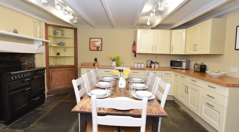 Photo of 4 Bed in Tintagel