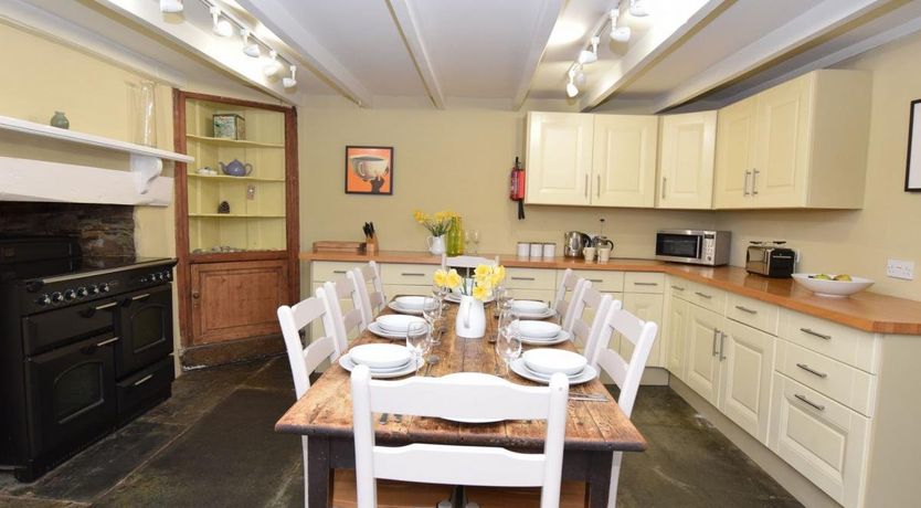 Photo of 4 Bed in Bossiney