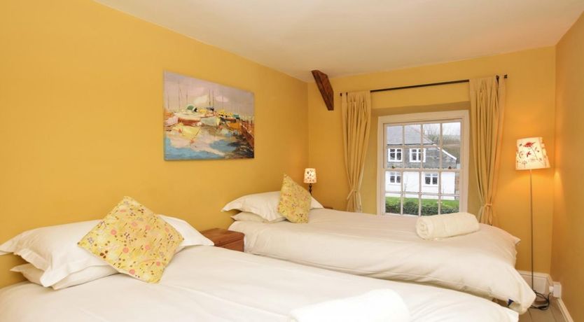 Photo of 4 Bed in Bossiney