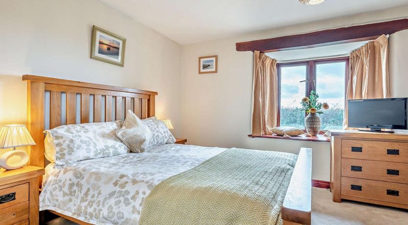 Photo of 1 Bed in Looe