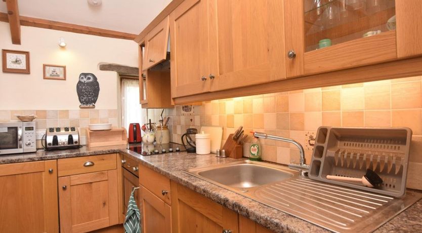 Photo of 2 Bed in Congdons Shop