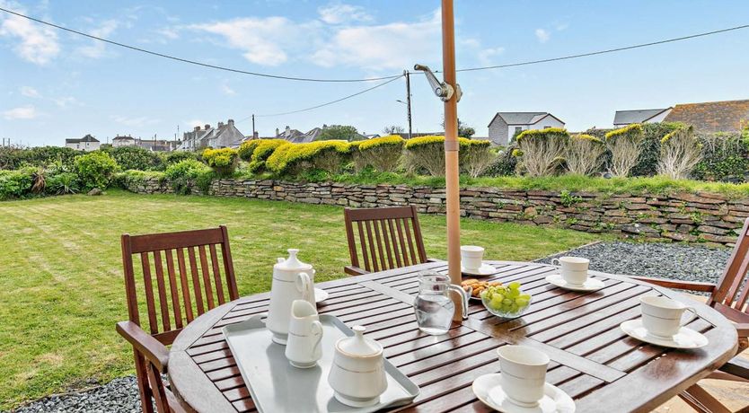 Photo of 3 Bed in The Lizard