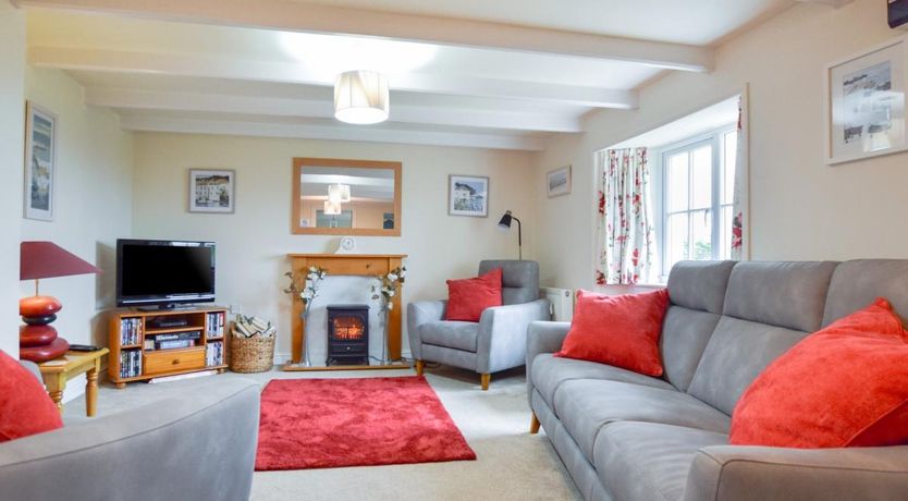 Photo of 3 Bed in The Lizard