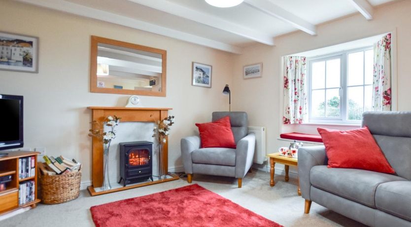 Photo of 3 Bed in The Lizard