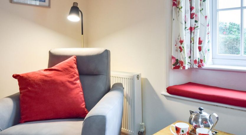 Photo of 3 Bed in The Lizard