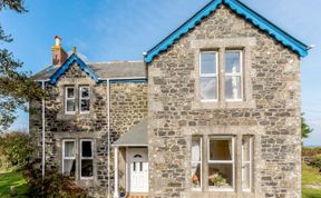 Photo of 4 Bed in Helston