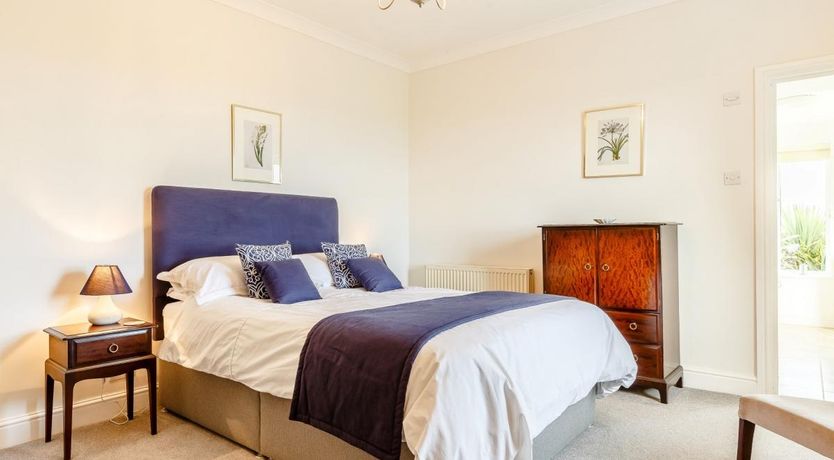 Photo of 4 Bed in St Keverne