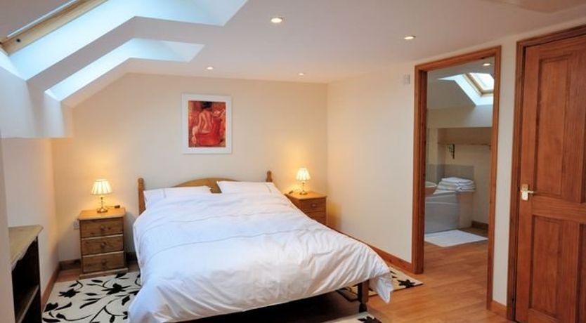 Photo of 1 Bed in Kington Magna