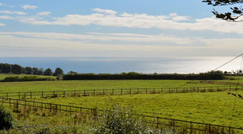 Photo of 3 Bed in Rousdon