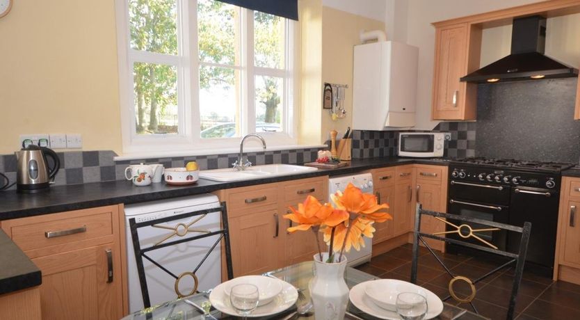 Photo of 3 Bed in Rousdon