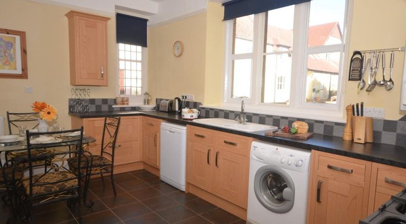 Photo of 3 Bed in Rousdon