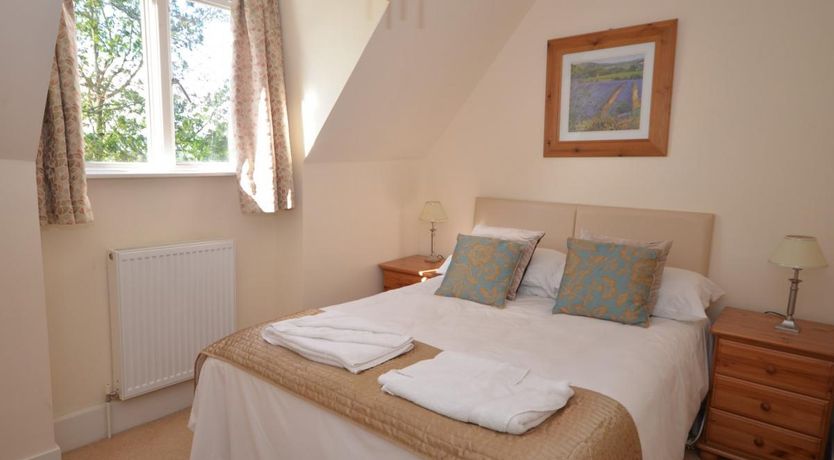 Photo of 3 Bed in Rousdon