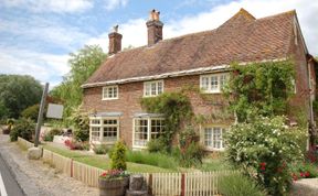 Photo of 4 Bed in Wimborne