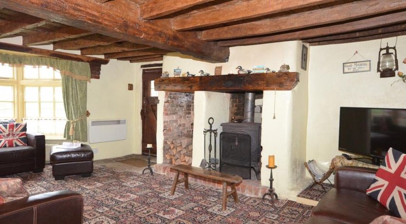 Photo of 4 Bed in Corfe Mullen