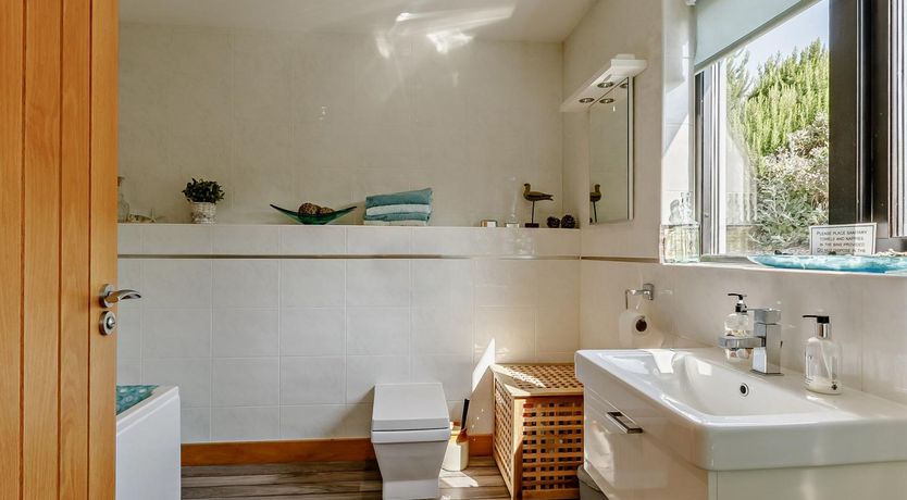Photo of 4 Bed in Bridgwater