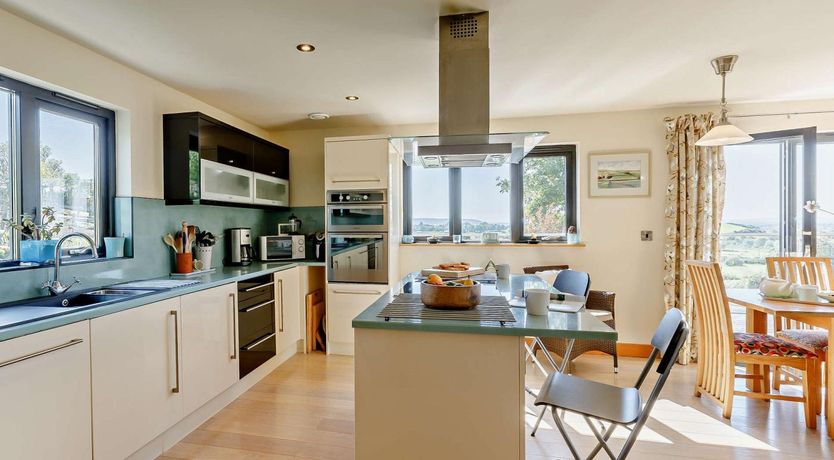 Photo of 4 Bed in Bridgwater