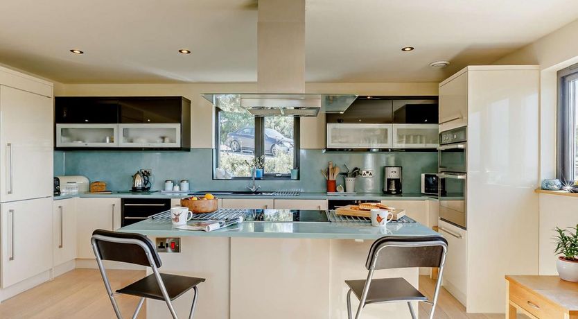 Photo of 4 Bed in Moorlinch