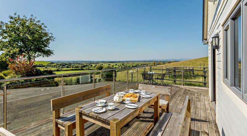 Photo of 4 Bed in Moorlinch