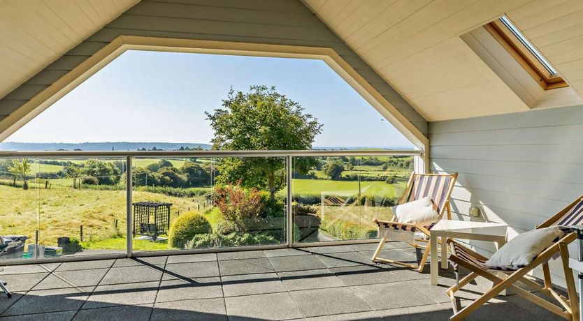 Photo of 4 Bed in Moorlinch