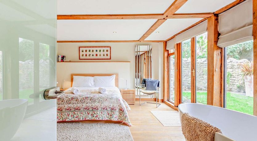 Photo of 3 Bed in Bristol