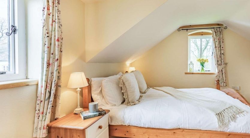 Photo of 1 Bed in Buckland Brewer