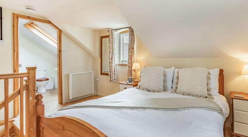 Photo of 1 Bed in Buckland Brewer