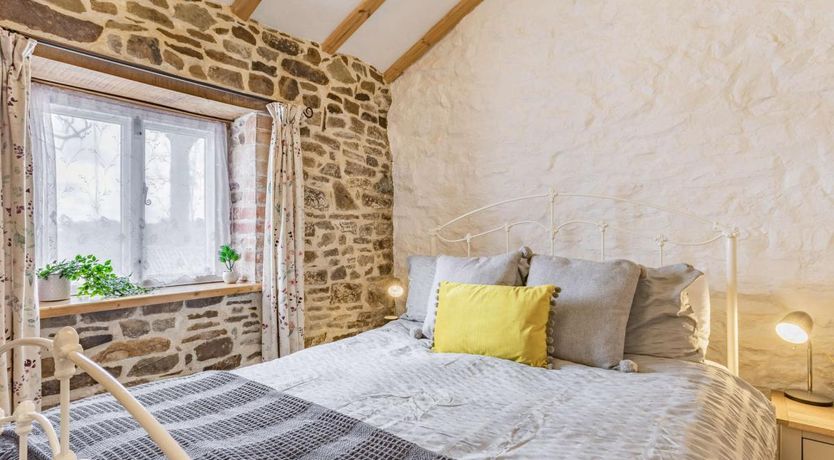 Photo of 1 Bed in Buckland Brewer