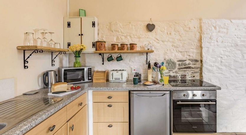 Photo of 1 Bed in Buckland Brewer