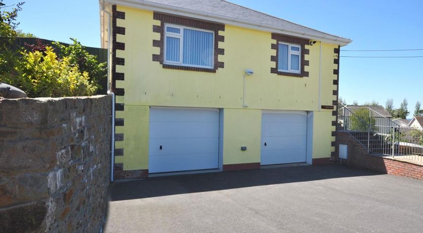 Photo of 2 Bed in Appledore