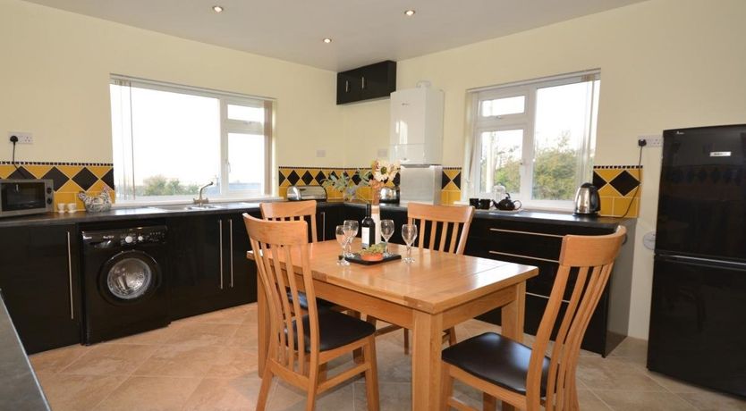 Photo of 2 Bed in Appledore