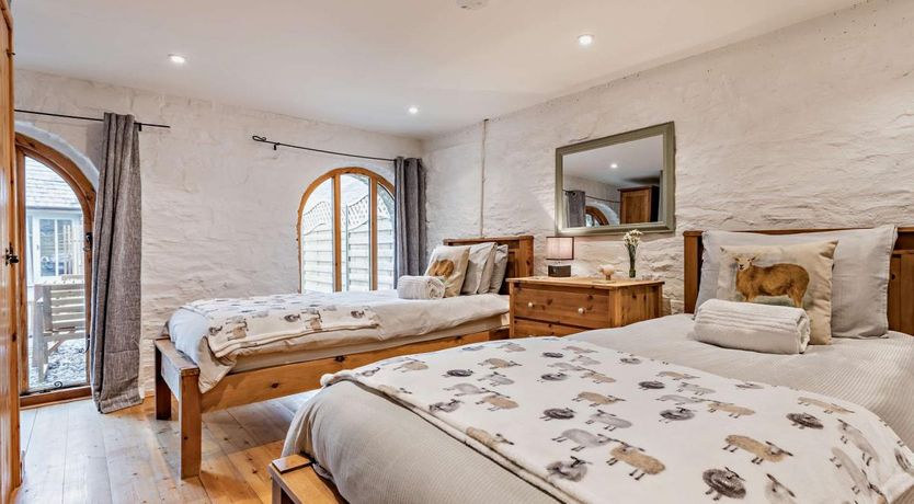 Photo of 2 Bed in Ashwater