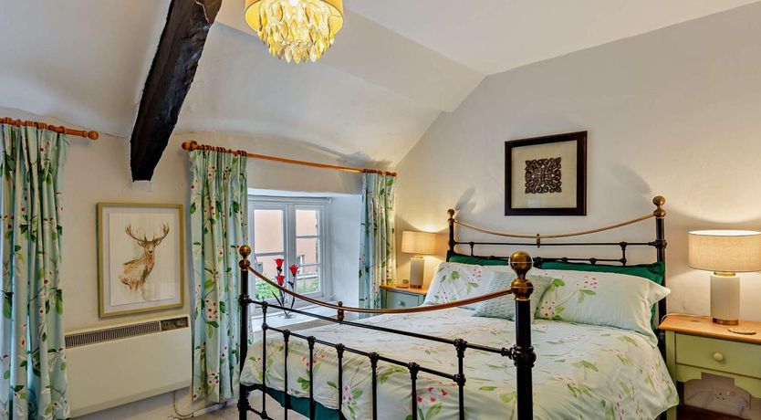 Photo of 2 Bed in Winkleigh