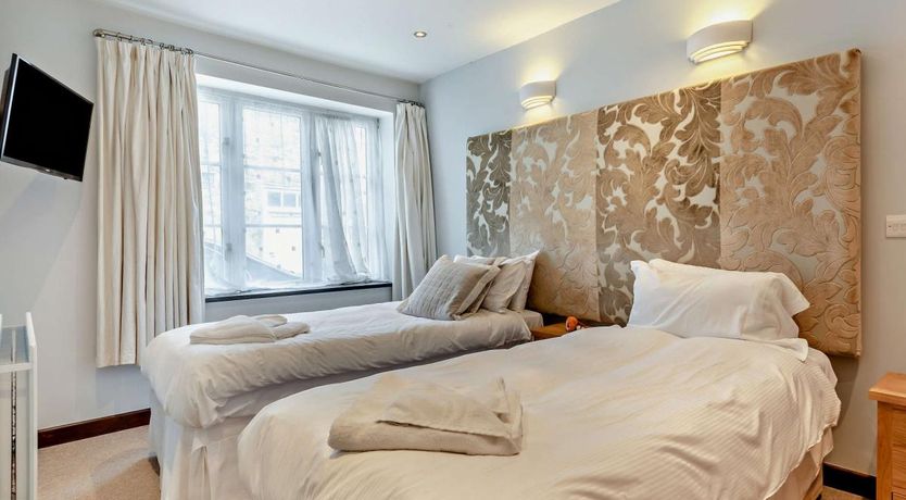 Photo of 3 Bed in Ilfracombe