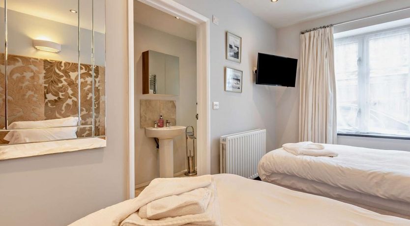 Photo of 3 Bed in Ilfracombe