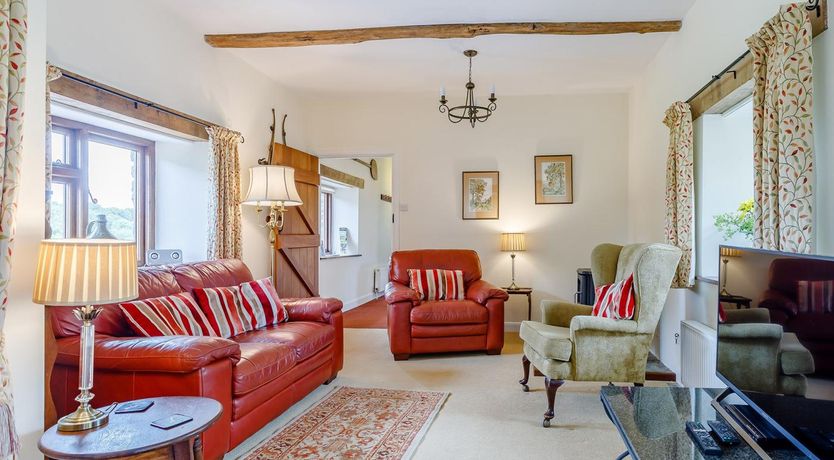 Photo of 5 Bed in Tiverton