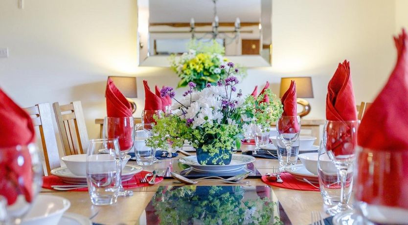 Photo of 5 Bed in Oakford