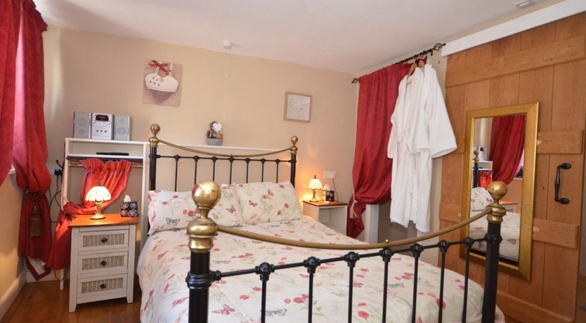 Photo of 3 Bed in South Molton