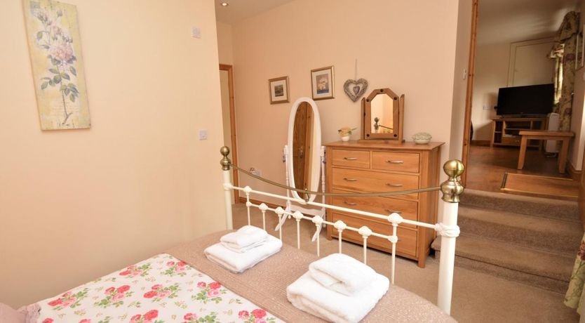 Photo of 1 Bed in Holsworthy