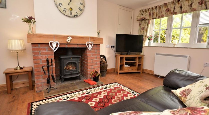 Photo of 1 Bed in Week St Mary