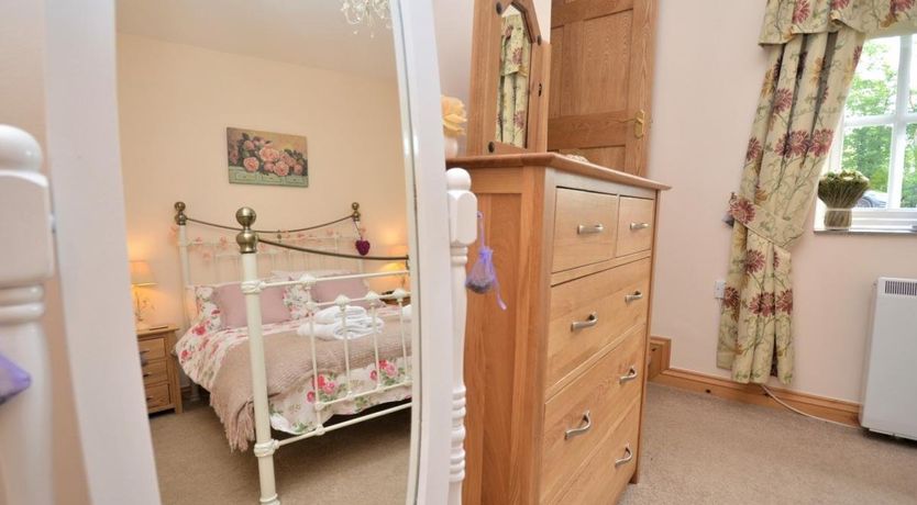 Photo of 1 Bed in Week St Mary