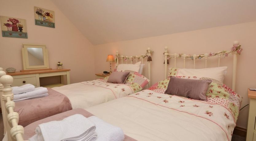 Photo of 1 Bed in Week St Mary