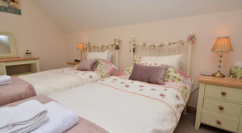 Photo of 1 Bed in Week St Mary