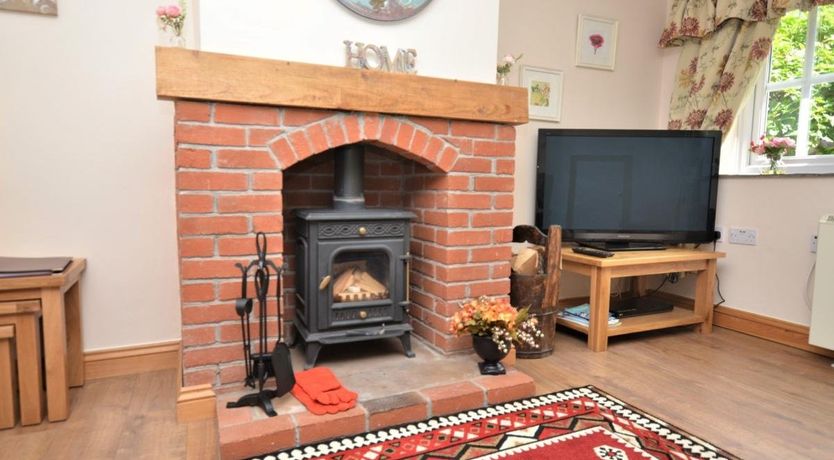 Photo of 1 Bed in Week St Mary